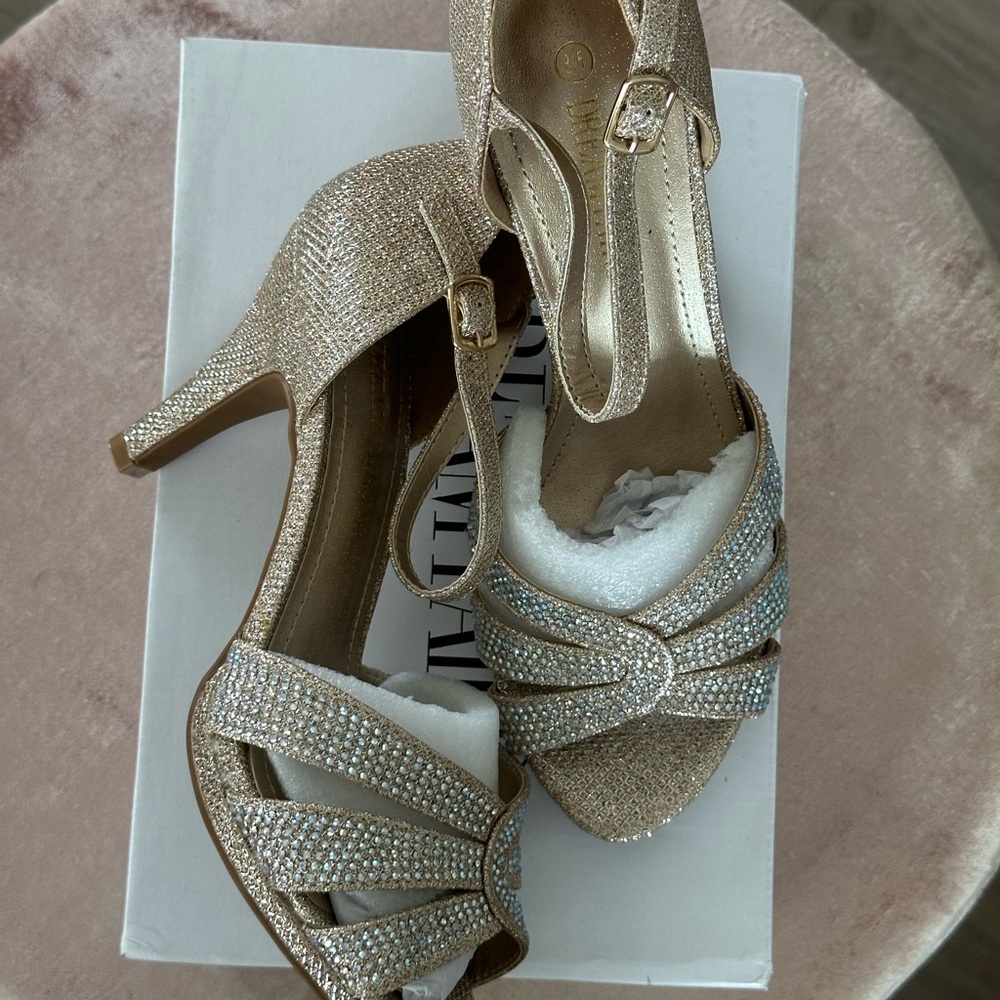 DREAM PAIRS Women's Open Toe Pump Heel Sandals size 8.5 gold